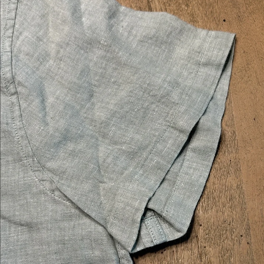 J. Crew Men's Light Green Casual Button Down Shirt. Linen blend.